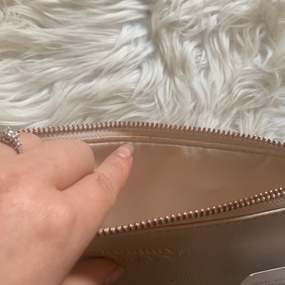 Burberry Makeup Bag Pouch NWT brand new with tag - Picture 6 of 9
